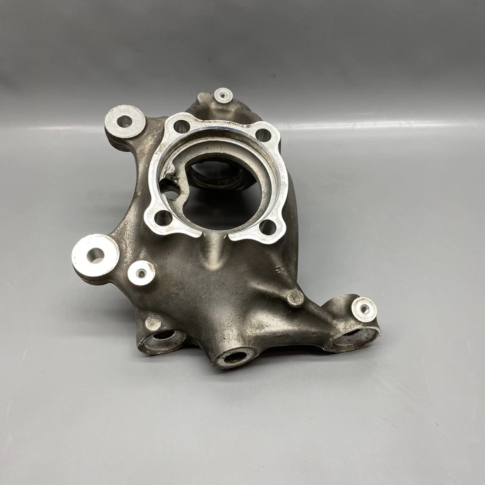 BMW M3 M4 KNUCKLE CARRIER RIGHT FRONT 2015 2016 2017 2018 OEM 228400205 - Image 2 of 4