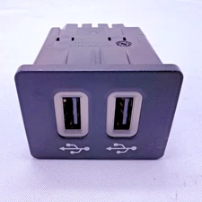 Ford OEM USB Interface Module Sync3 HC3T-14F014-DC