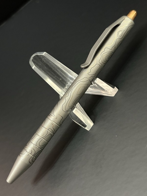 Triple Aught Design AEROCRAFTED RETRACT CLICK PEN TOPO TAD EDITION (BLASTED)