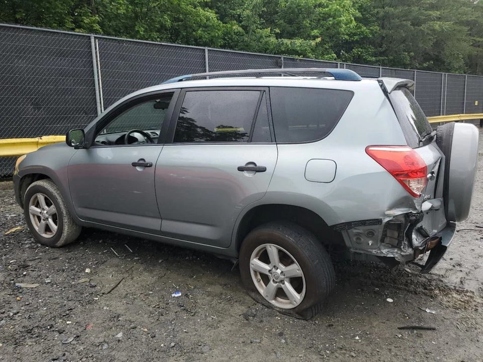 Used Air Cleaner Assembly fits: 2006 Toyota Rav4 6 cylinder 2GRFE engine Grade A - Image 2 of 4