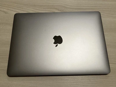 Apple MacBook Air 13" · i5 10th gen 3.2 GHz · 8GB · 512GB