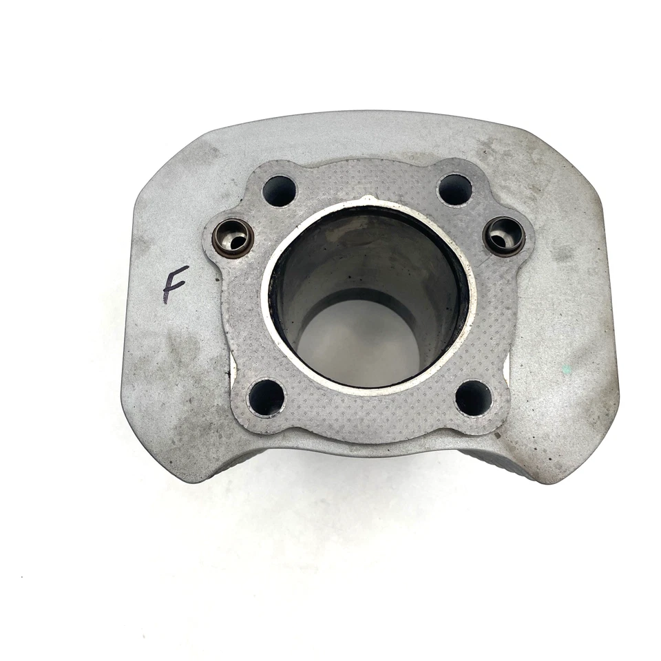 Jarro de cabeça de cilindro dianteiro Harley 16545-04 fabricante de equipamento original 04-22 Sportster 883 1200 XL ferro - Imagem 2 de 4