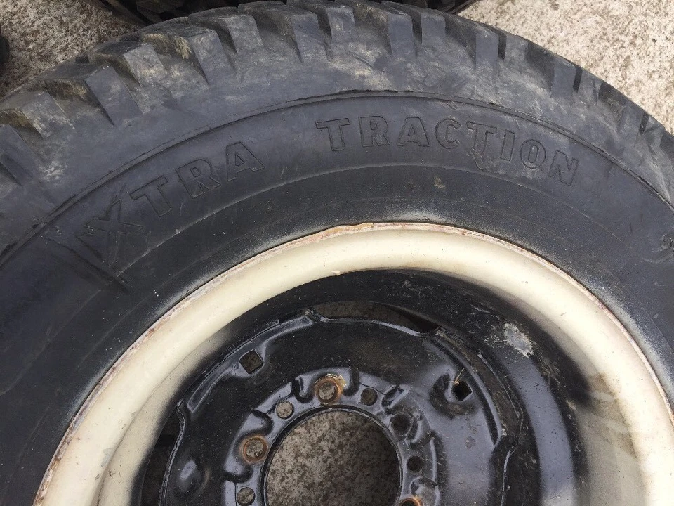 Allis Chalmers 620 720 Simplicity 9020 4041 4040 Rear Wheels With Tires 29x12-15 - Image 4 of 4