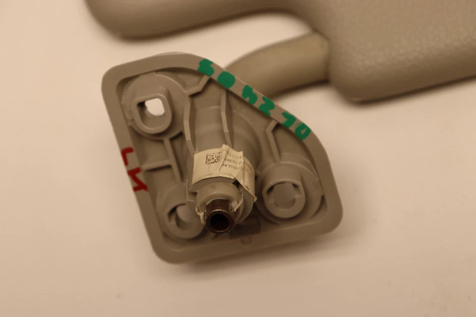 2012-2021 NISSAN NV1500 NV2500 NV3500 RIGHT PASSENGER SIDE SUN VISOR SHADE OEM - Image 3 of 4