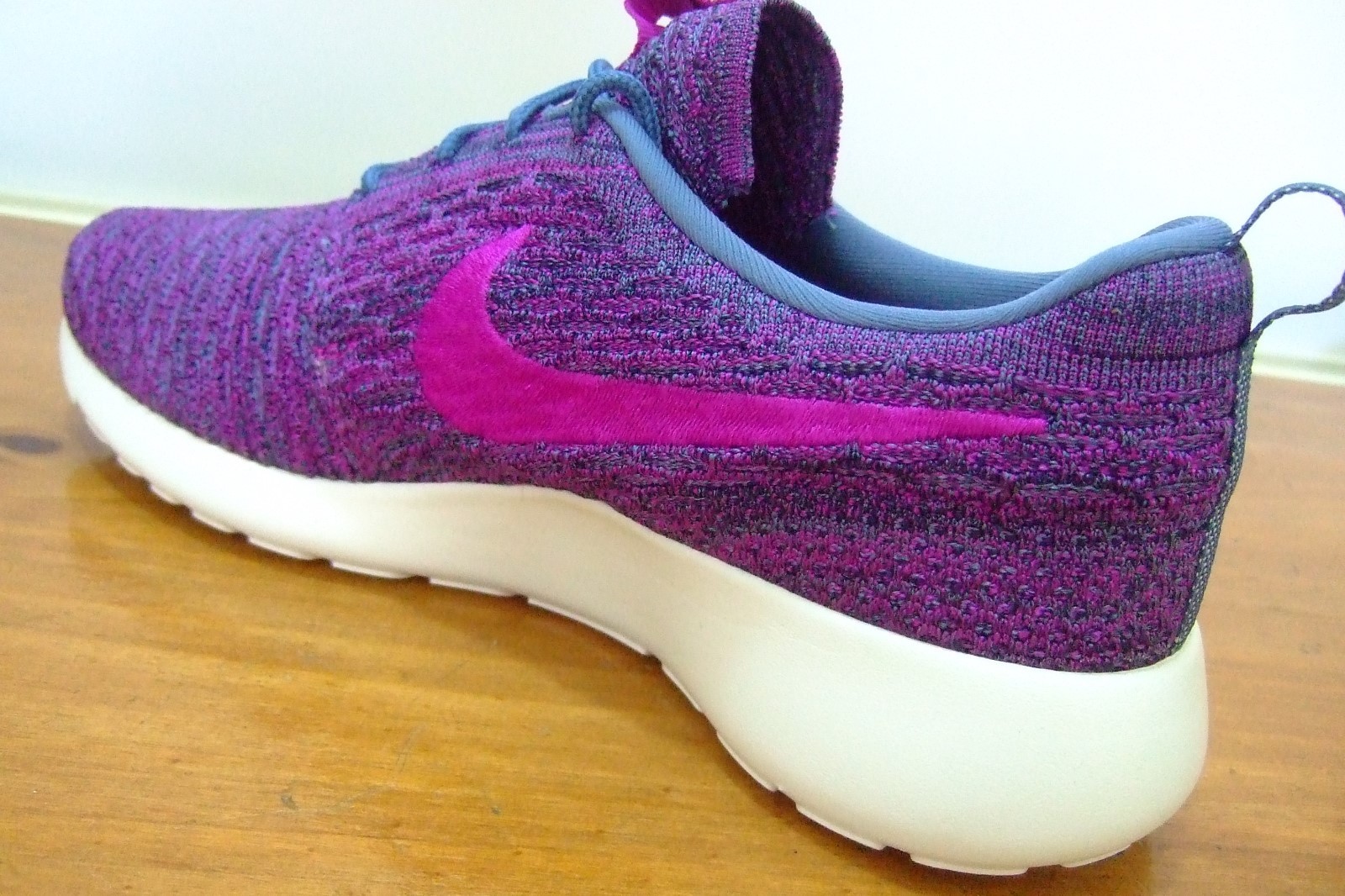 Nike Roshe One Flyknit Baskets Femme Chaussures Baskets Flyknit Taille UK 8.5 704927 405 60d459 Nike Roshe One Flyknit Baskets Femme Chaussures Baskets Flyknit Taille UK 8.5 704927 405 60d459