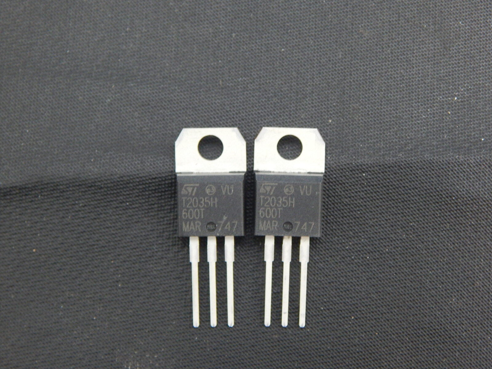 ST MICRO T2035H-600TRG TRIAC ALTERNISTOR 600V 20A TO220AB - LOT OF 2 - FAST SHIP