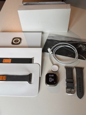 Apple Watch Ultra 49mm Titangehäuse Trail Loop Armband, M/L (GPS, Cellular) 90 %