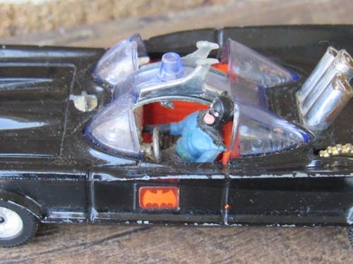 # 267 CORGI TOYS 1970'S BATMAN BATMOBILE WITH TOW HOOK 267 NICE USED - Picture 15 of 24