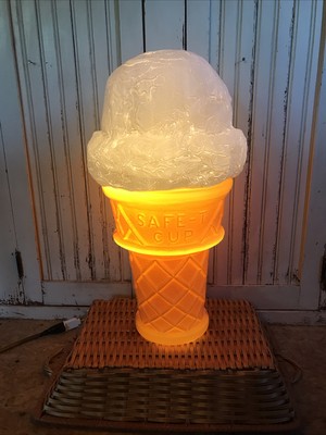 Blow Mold Giant Ice Cream Cone Store  Display Vanilla SCOOP Safe T Cup LIGHTED
