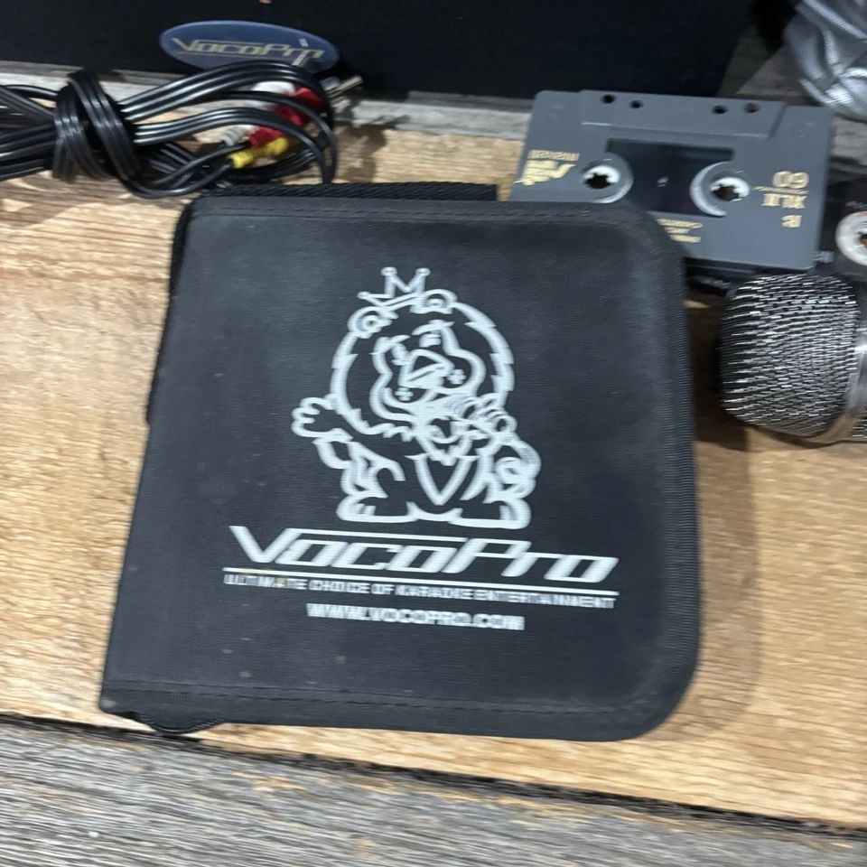 VocoPro Duet -II Karaoke System With Microphone Cassette CD Deck TESTED - Image 3 of 4