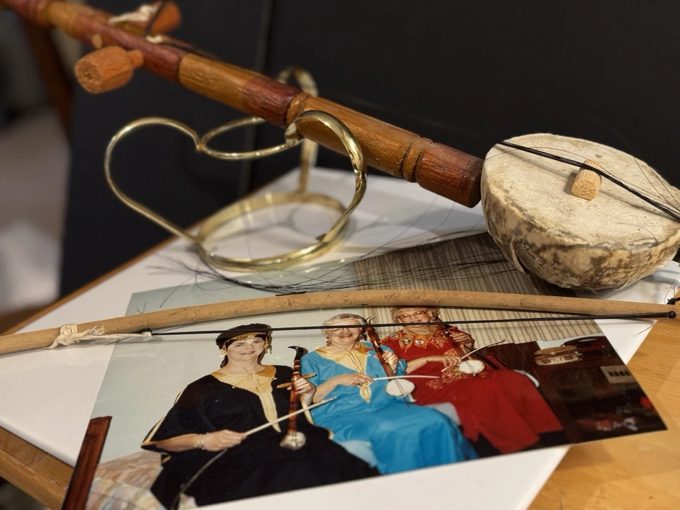 罕见 28 英寸埃及 Rebab 马毛弓形乐器 带照片 • 小提琴家拥有 — 第 3/4 张图片