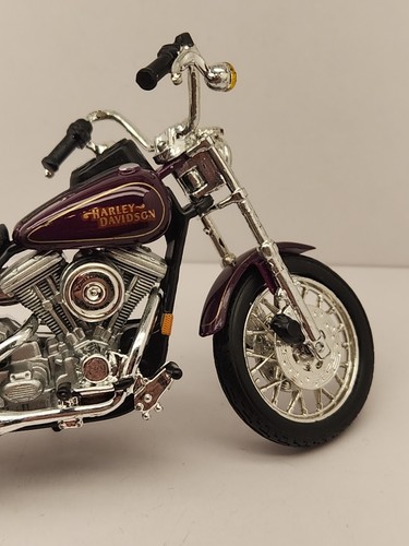 Réplica de motocicleta Maisto Harley-Davidson diecast y plástico escala 1:18 - Imagen 2 de 19