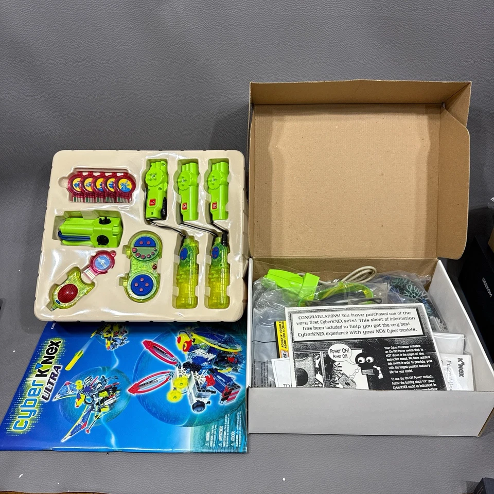 Vintage Cyber K'nex Ultra 63007 Make 5 Cyber Robots - Image 2 of 4