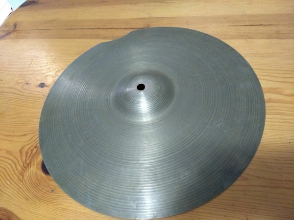 Avedis Zildjian Vintage 14 pulgadas. Muy fino, buen estado.