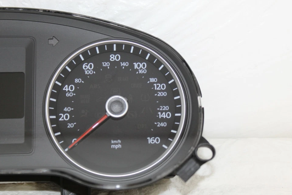 Cuadro de instrumentos velocímetro indicadores de panel Volkswagen Jetta 2013 47.236 millas Foto 3 de 4