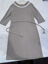 Vtg Womens Sheath Sweater Dress Solid Tan Peter Pan Collar 3/4 Sleeve Knit