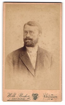 Photograph Wilh. Becker, Giessen, Bahnhofstrasse, handsome gentleman with pinch  