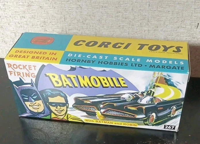 Corgi Toys - CLUB EXCLUSIVE - No 267 - Gloss Black Batmobile Reissue With COA - Image 2 of 4