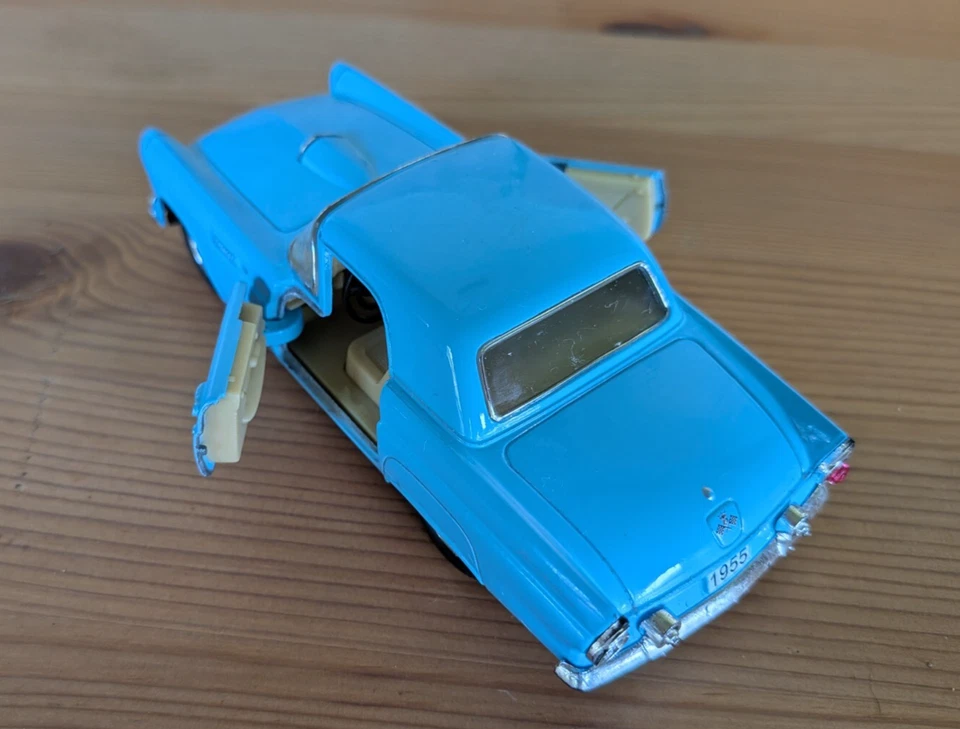 Coche diecast - Ford Thunderbird 1955 azul - 1:36 hecho por Kinsmart - KT 5319 Foto 3 de 4