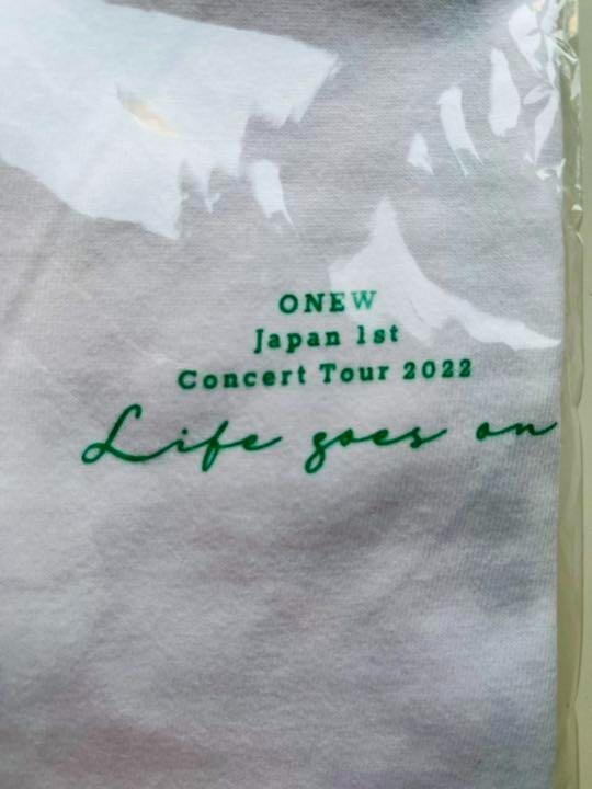 SHINee ONEW Japan 1st Concert Tour 2022 Life goes on Official T