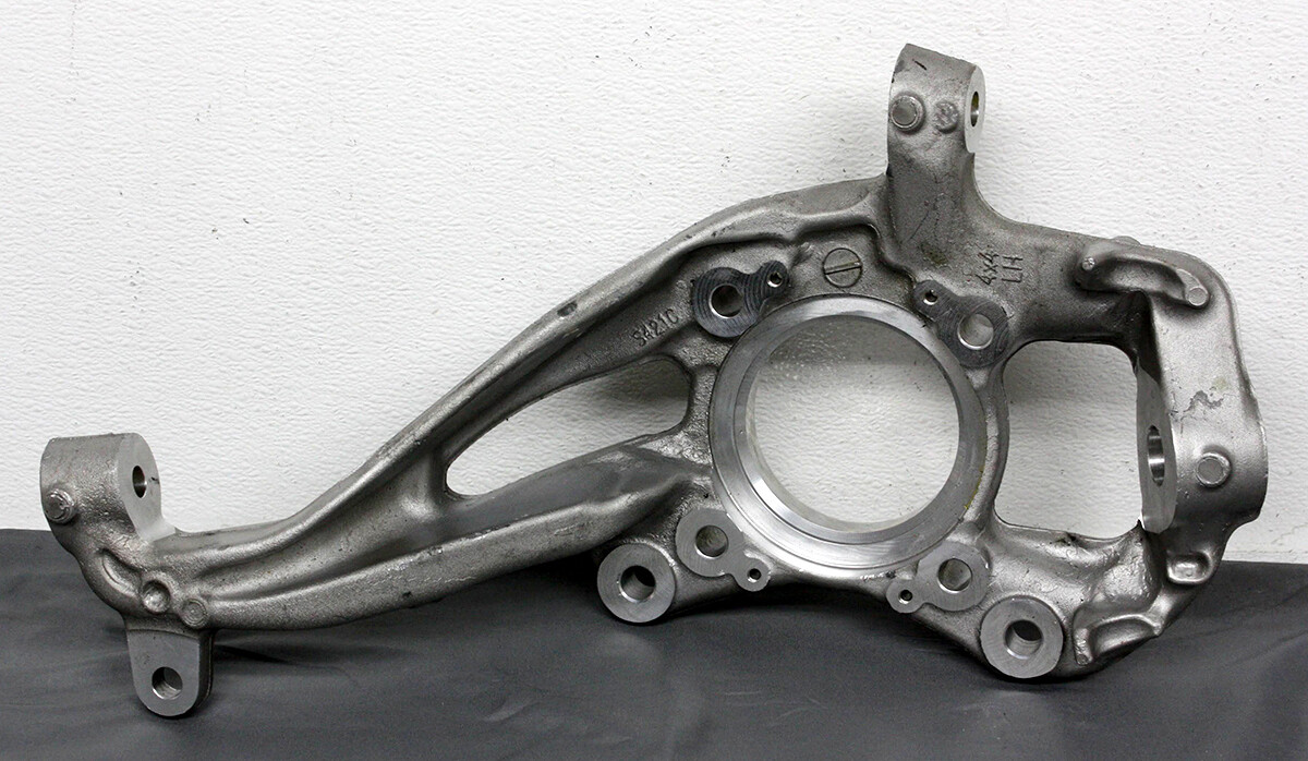 ML34-3K186-AA OEM Left Driver Side Front Spindle Knuckle For