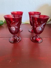 Set Of 4 Williams Sonoma Pinecone Etched Cut Water glass goblet, Red, NEW