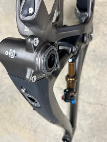 NEW***Pivot Mach 6 Frame XL - Picture 6 of 6