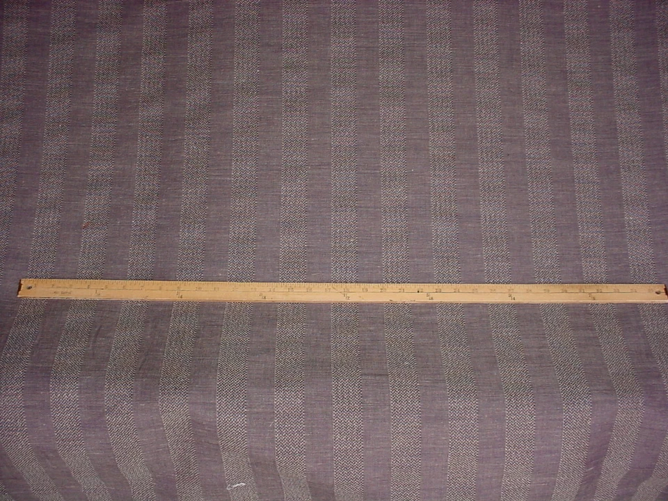 Обивочная ткань 8-3/4 Lee Jofa 980052 Nivelles глициния фиолетовая текстурированная полоса - Изображение 2 из 4