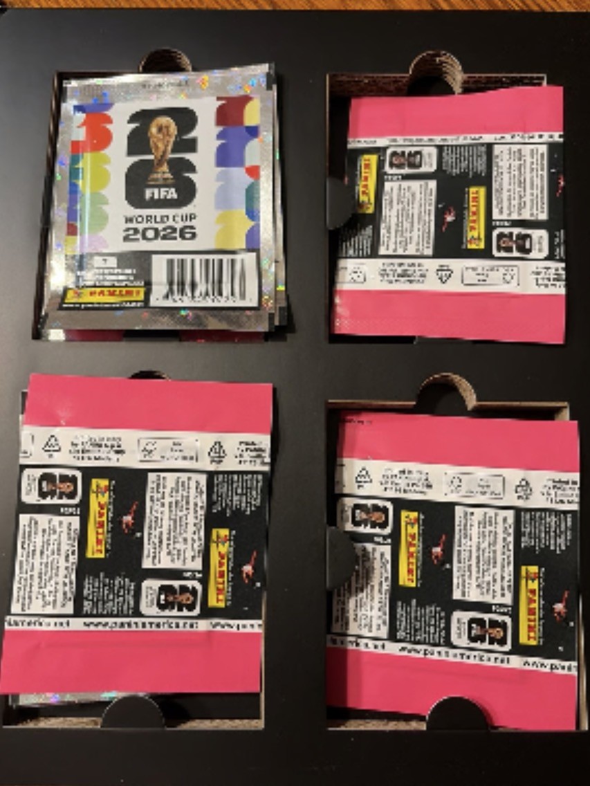 (1) Sealed Pack (7 Stickers) 2026 Panini Wrold Cup Fuchsia Costco FIFA