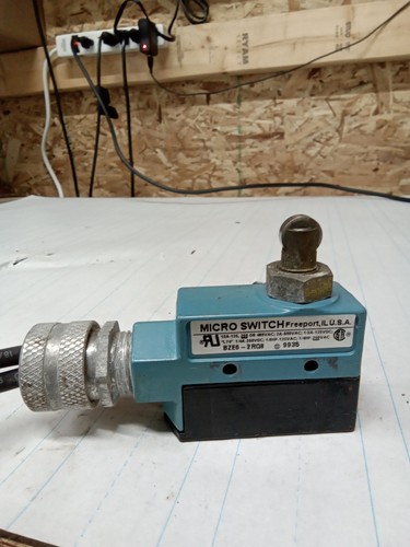 Honeywell Microswitch BZE6-2RQ8 Roller Plunger Limit Switch 15 A - Picture 1 of 7
