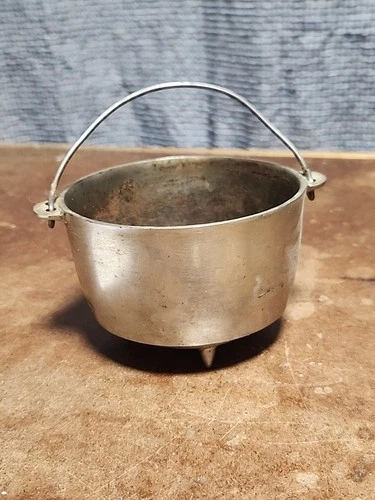 Vtg Wagner Ware Sidney 0 Ohio Salesman Sample Cast Iron 3 Leg Kettle Melting Pot