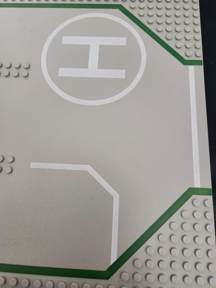 Lego Helipad Road Base Plates 32 x 32 Helicopter Vintage Light Gray Green EUC - Image 4 of 4