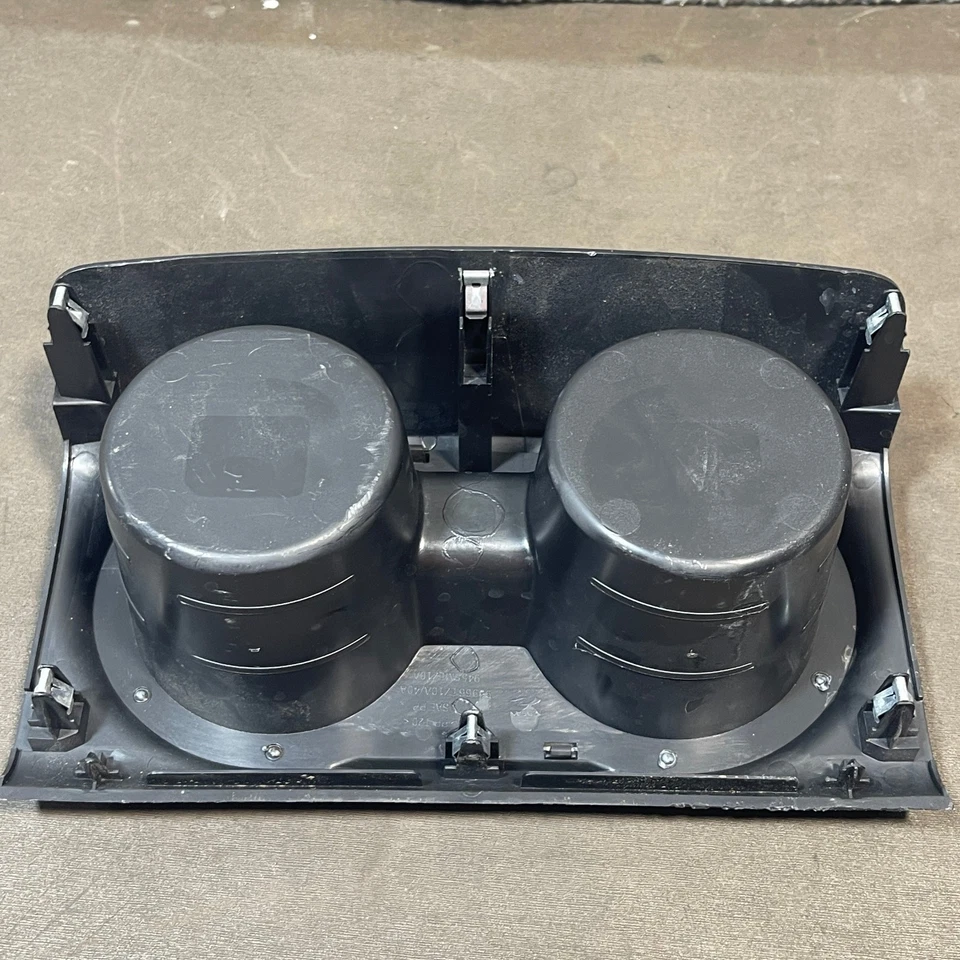 Nissan Titan XD 2016-2019 Platinum reserva consola central trasera portavasos OEM Foto 4 de 4