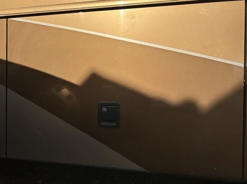 #1 Passenger Side 117X78 Storage Door 2004 Fleetwood Discovery Motorhome Rv