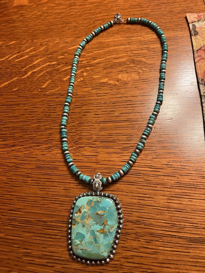 Collar colgante turquesa artesanal, pesado, collar de perlas navajo de 22 pulgadas Foto 4 de 4