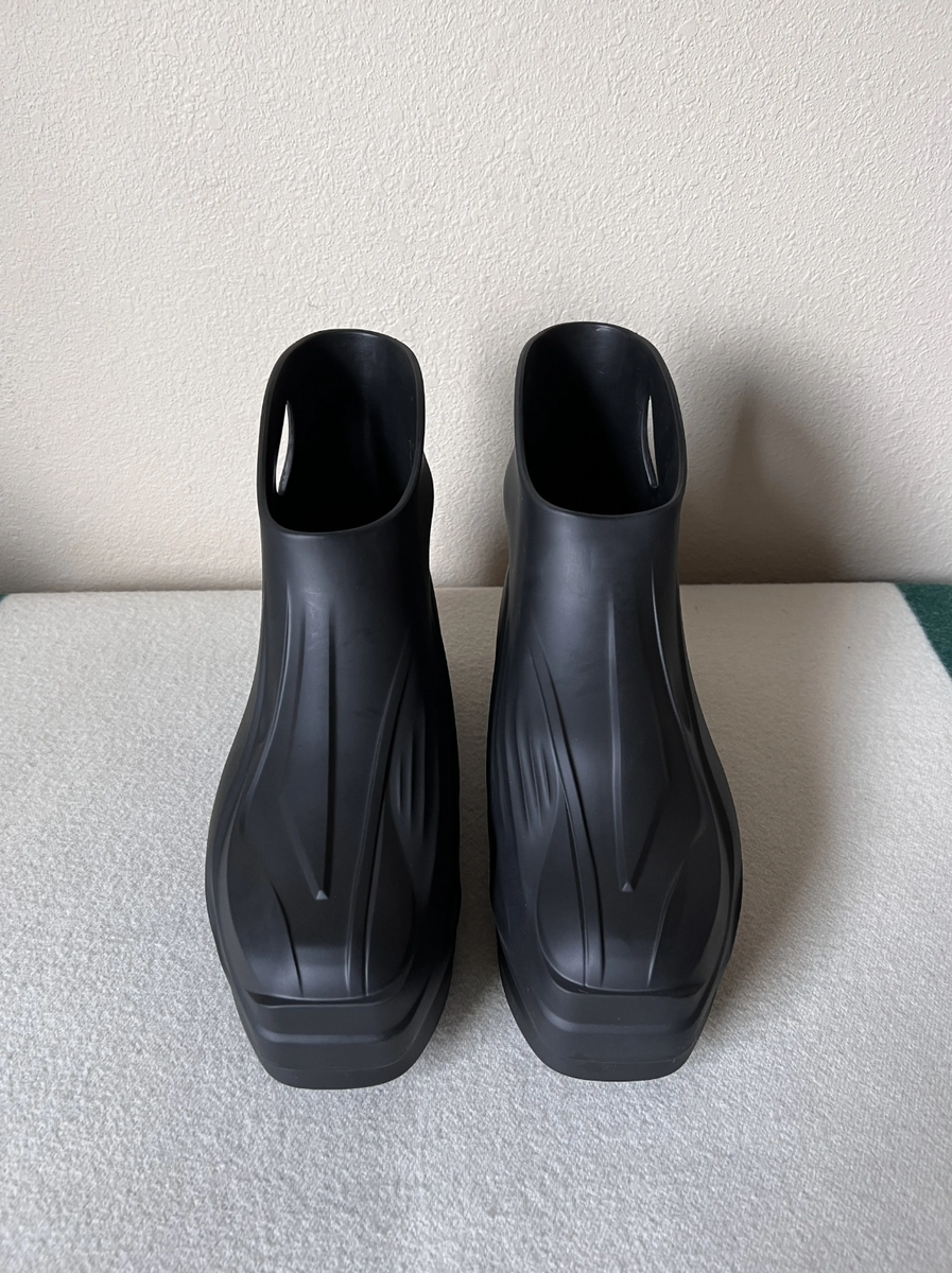 1017 Alyx 9SM Rubber Mono Boot - Size 41 - Black - NEW 1017 Alyx 9SM Rubber Mono Boot - Size 41 - Black - NEW