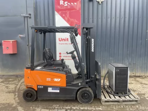 Doosan B18X-7P year 2022 2687 hrs 1.8t Electric FORKLIFT Triplex Mast £8900+VAT