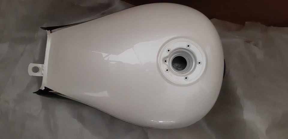 MOTO GUZZI NEVADA CLASSIC 750 SERBATOIO CARBURANTE DAL 2004 NERO/BIANCO - Изображение 3 из 4