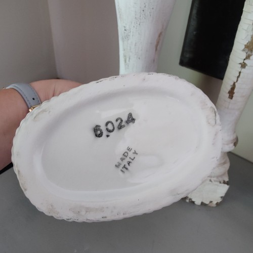 Vintage Mottahedeh Woven Basket Shaped Vase White Ceramic Italy 6024 - Picture 7 of 8