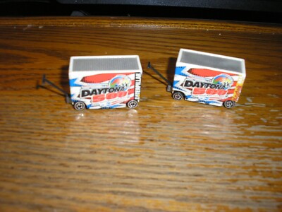 Lot of 2 Different Hot Wheels Nascar Daytona 2000 Pit Boxes Carts Free SHIPPING
