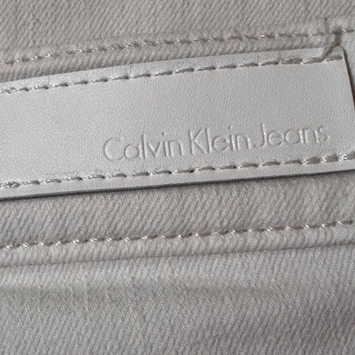 Women's Calvin Klein Boyfriend White stretchy distressed Jeans Sz 32 - Picture 10 of 10