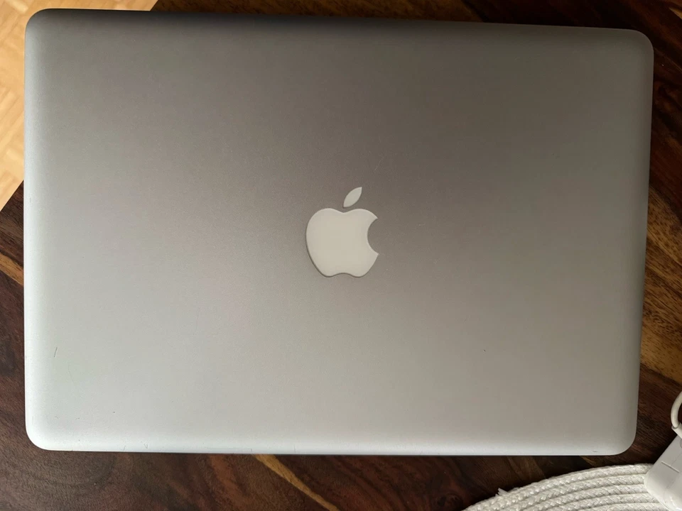 Apple Macbook pro 13 zoll 2011  Sehr guter Zustand - Bild 2 von 4