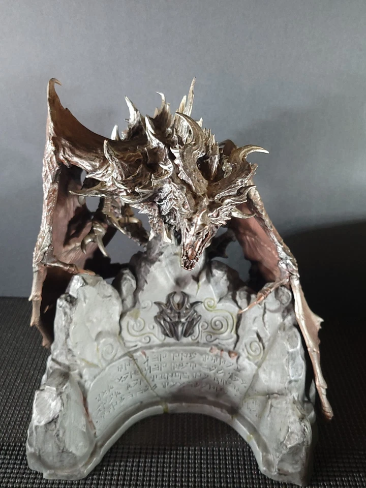 The Elder Scrolls V: Skyrim Aluduin Statue & Base Collectors Edition 2011 - Bild 2 von 4