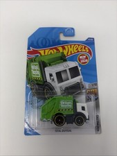 2020 Hot Wheels TOTAL DISPOSAL White-Green w/Black DD8 Spokes #55 HW Metro 1/10