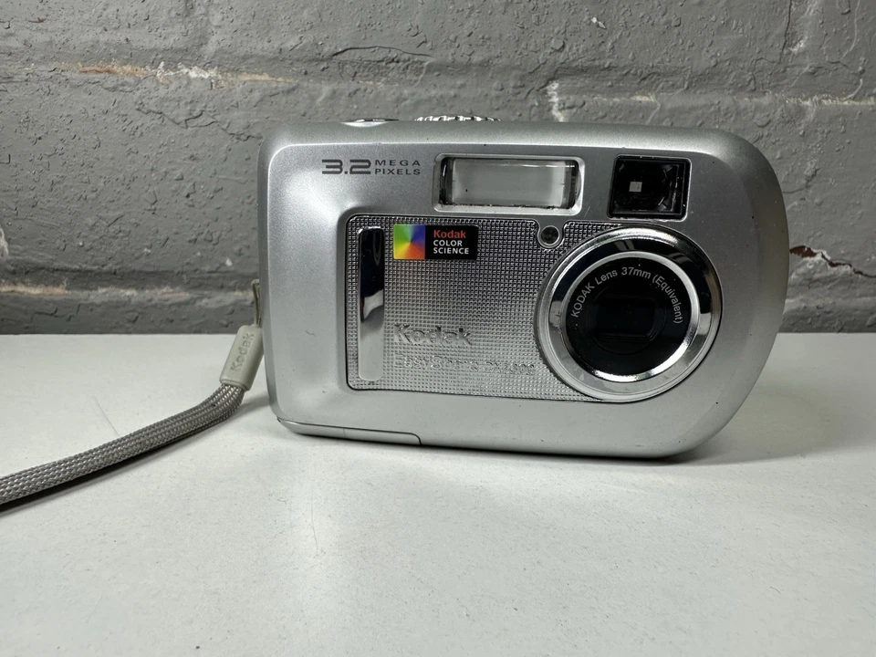 Kodak CX7300 EasyShare 3.2MP Digital Camera Silver, Untested - Image 2 of 4