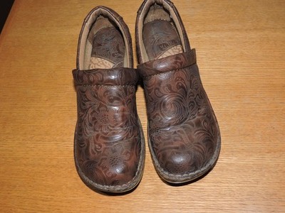 B.O.C. Womens SZ 7.5M 38.5 EUR Brown Synthetic Tooled Design Clogs Comfort