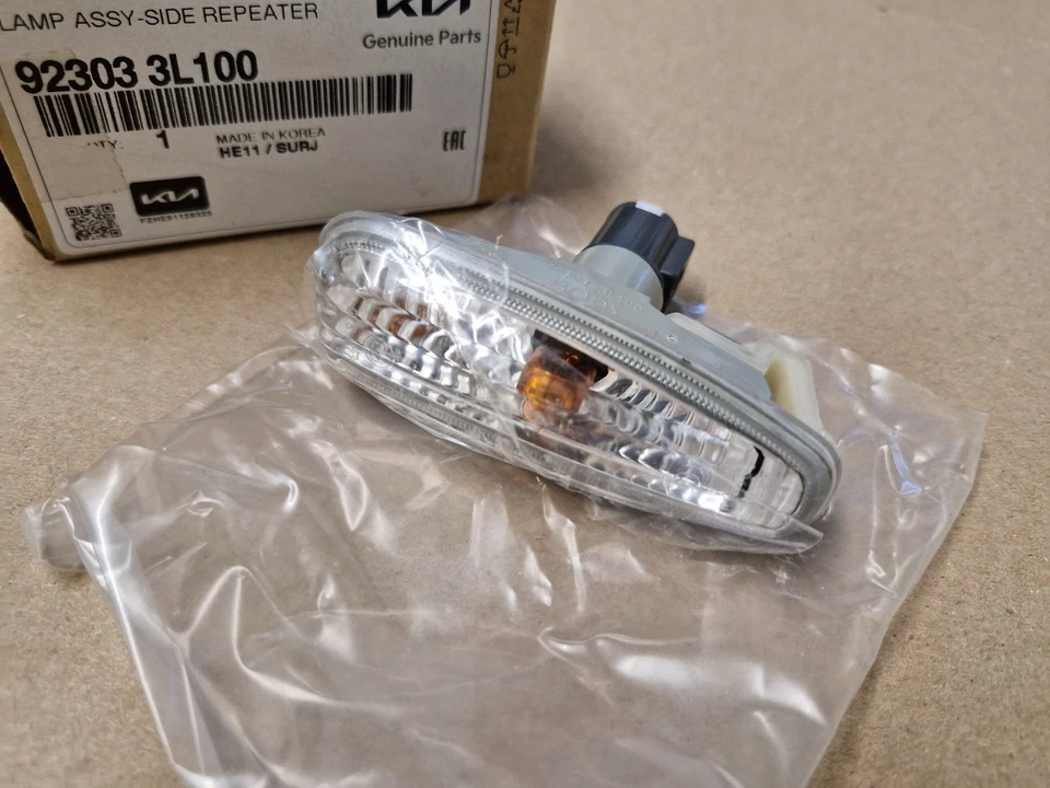 Kia Ceed Front Side Indicator Repeater Light Lamp 923033L100 Genuine NEW - Image 2 of 4
