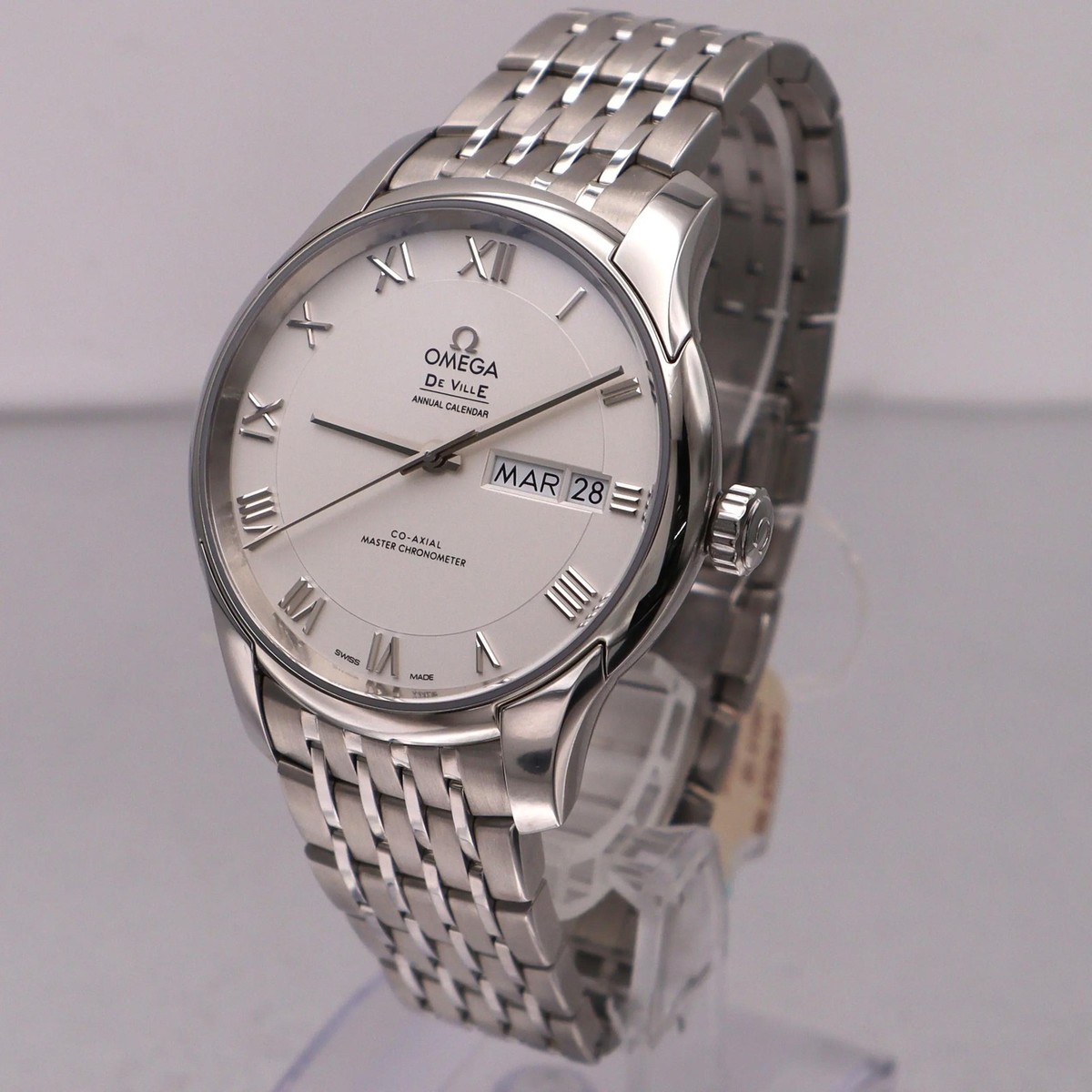 【新品】オメガ OMEGA 腕時計 メンズ 433.10.41.22.02.001 デビル アワービジョン コーアクシャル マスター クロノメーター アニュアル カレンダー 41mm DE VILLE HOUR VISION CO-AXIAL MASTER CHRONOMETER ANNUAL CALENDAR 41mm 自動巻き（Cal.8902/手巻き付） シルバーxシルバー アナログ表示 Omega De Ville Hour Vision 41mm Steel White Dial Men Watch 433.10