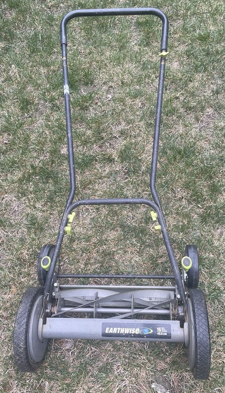 Earthwise 1816-16EW 16-Inch 5-Blade Push Reel Lawn Mower, Grey in good shape
