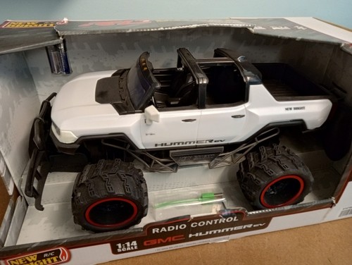 New Bright (1:14) Hummer EV Battery Remote Control White Truck, 61474U-7H - Picture 2 of 7